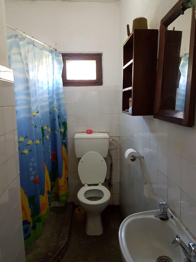 ホテル Karibuni Center ムベヤ エクステリア 写真